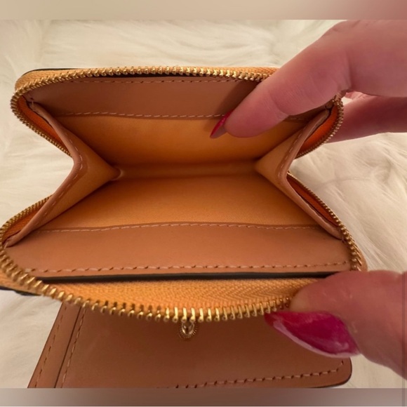 Tory Burch McGraw Color block Leather Bifold Wallet NWOT ⚜️ - Picture 4 of 6